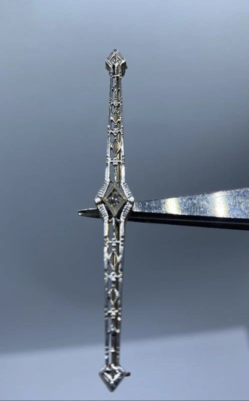 Broche de barra de trabajo abierta de platino de oro de 14 quilates y diamantes 2,6 g Foto 3 de 4