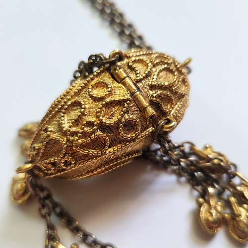 Vintage Estee Lauder Azuree Sunshine Paisley Tassel Solid Perfume Locket Pendant - Picture 7 of 15