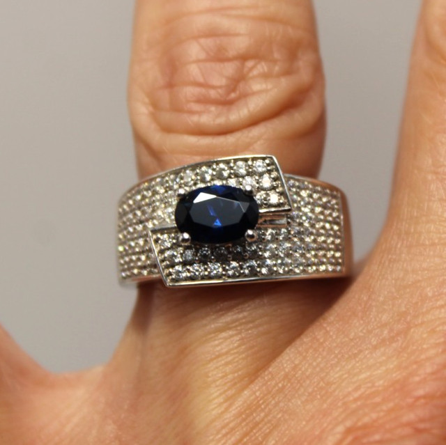 Bague ruban argent massif saphir de synthèse bleu et oxydes de zirconium