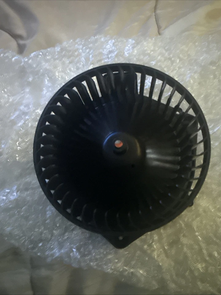 BMW 330i 2019-2021 (sedán) motor soplador  Foto 3 de 3