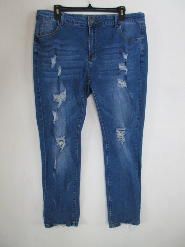 Roswear Women’s Jeans Sz 20-22 XXL Distresed
