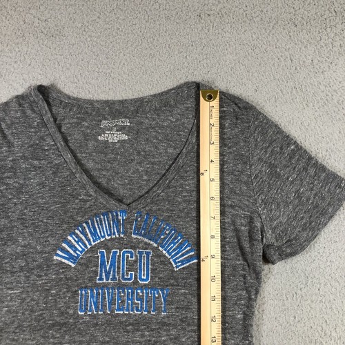 Camiseta Marymount California University para mujer M gris Jansport cuello en V MCU - Imagen 4 de 12