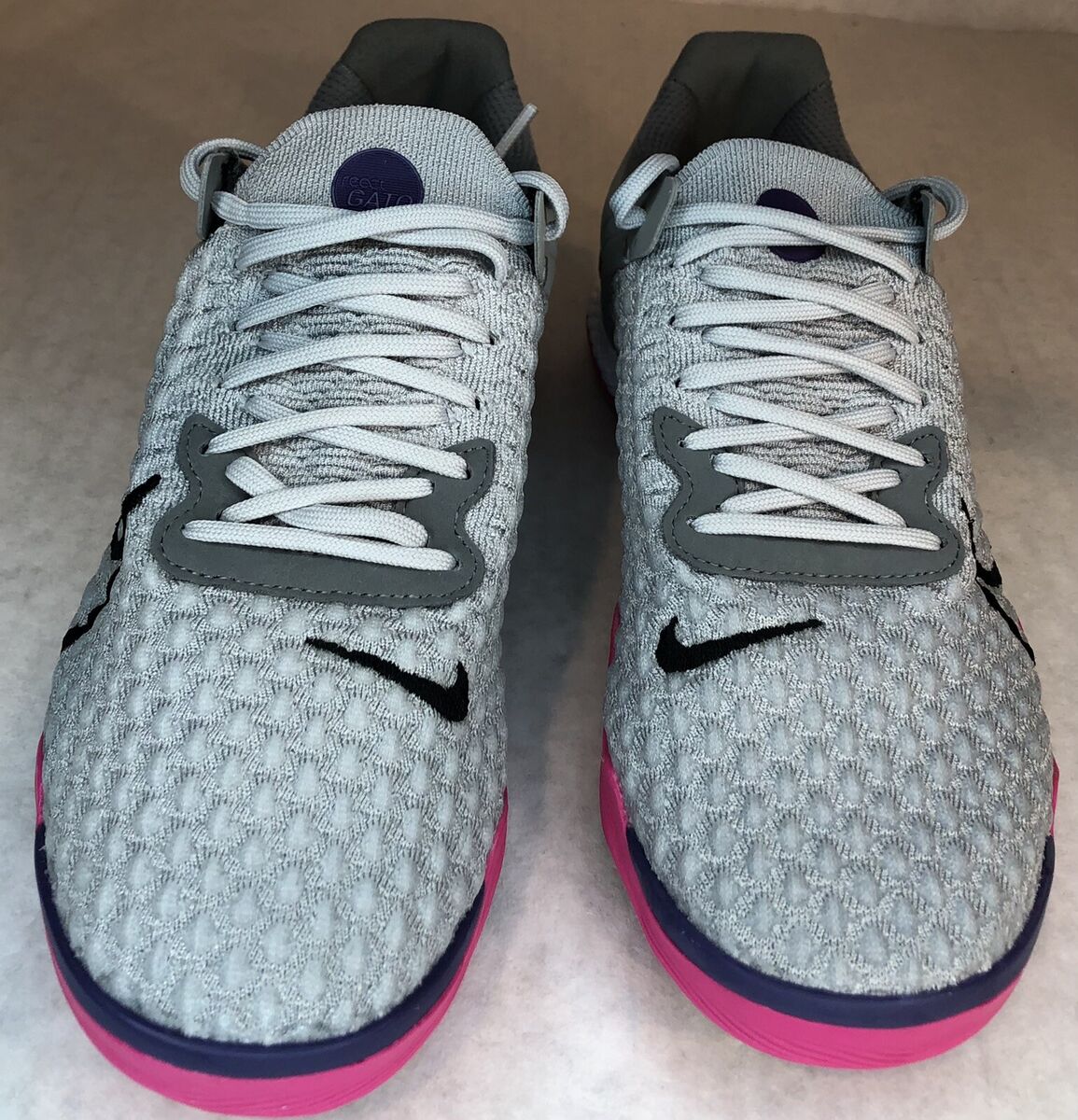 Nike React Gato Indoor/Turf Soccer Mens Size 7/Women 8.5 Nike React Gato Indoor/Turf Soccer Mens Size 7/Women 8.5