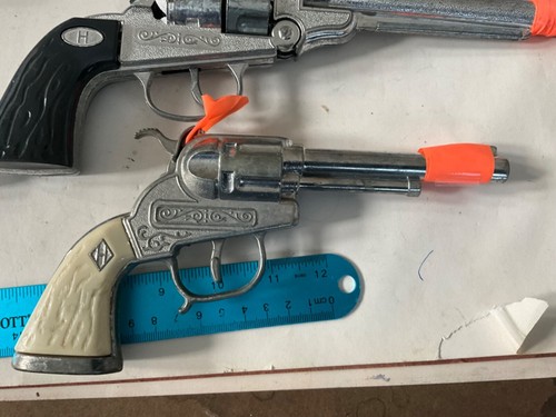 7 Vintage Toy Cap Guns – 3 of the cap guns working, others are for parts - Picture 12 of 20