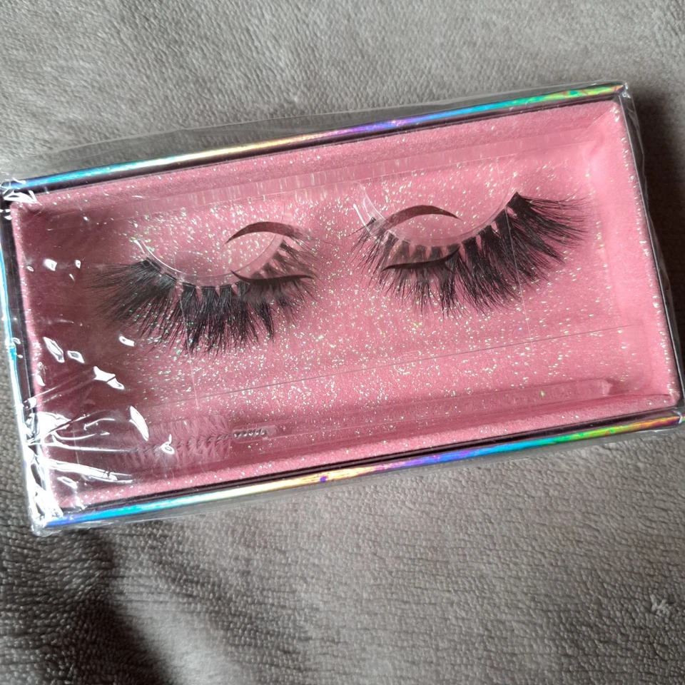 Diamond Lashes Black + Brush Set x 2 SEALED - Image 2 of 4