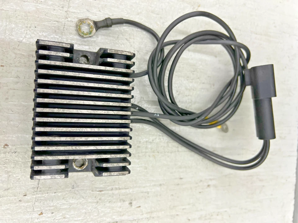 Harley-Davidson Dyna Wide Glide 2000 FXDWG regulador de voltaje OEM 99-06 Foto 2 de 4