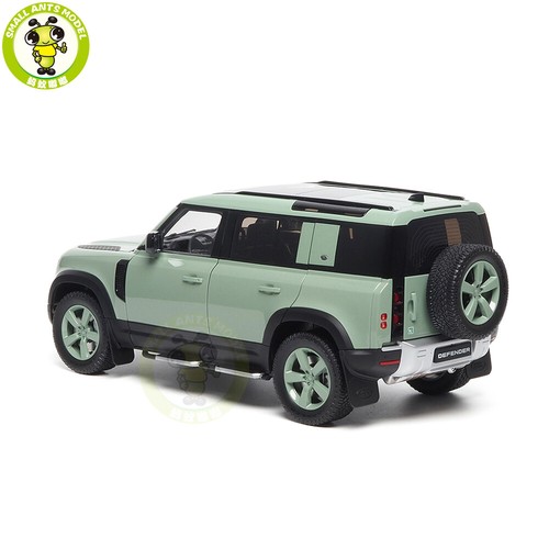 1/18 Land Rover Defender 110 2023 75th Almost Real 810811 Diecast Model Car - Picture 3 of 15