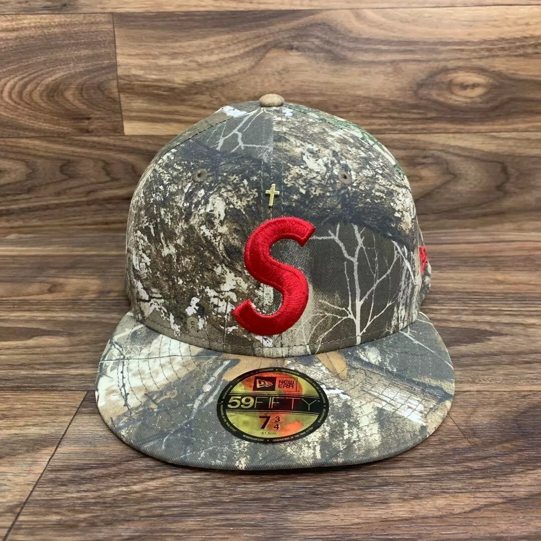 Casquette camouflage New Era Supreme Gold Cross S logo RealTree taille 7 3/4 produits de mode
