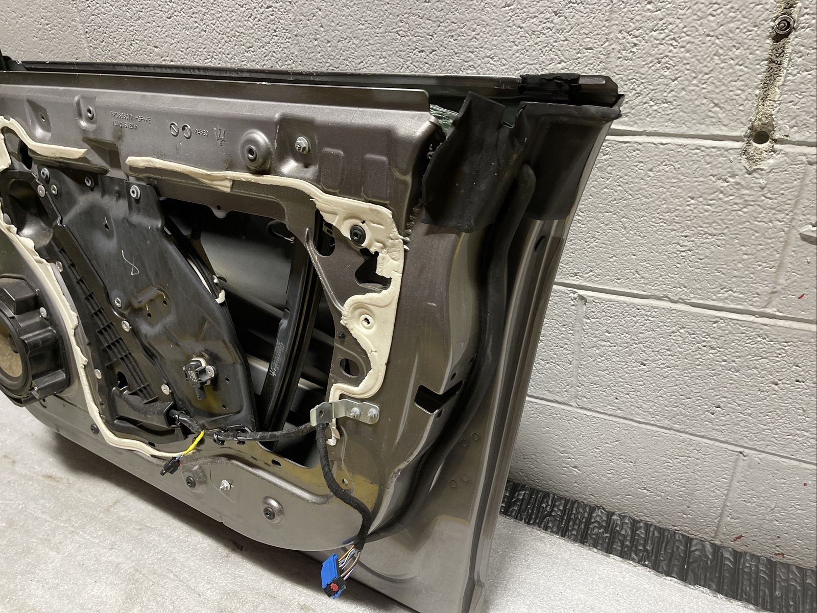 2014-2020 Maserati Ghibli M157 Passenger Right Front Door Shell Gray OEM*note