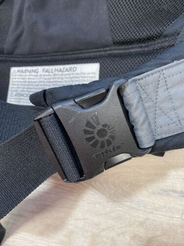Ergobaby Performance Baby Carrier Black and Gray Adjustable 12-45 Pounds - Picture 4 of 6