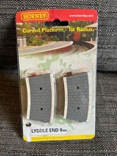 HORNBY LYDDLE END N8092 N GAUGE CURVED STATION PLATFORM - 1ST RAD, NEW (2 PACK)