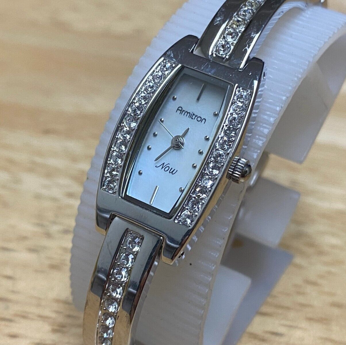 Armitron Now Watch 75/2951S Women Silver Mother Of Pearl