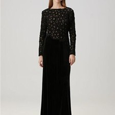 Elegant Black Lace Evening Gown