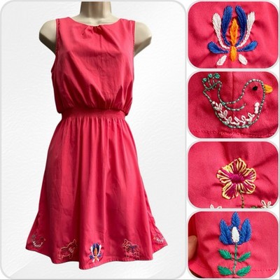 Rosa handbesticktes Kleid S M Folk Blumen Vögel Pferde skurril Hols Boho