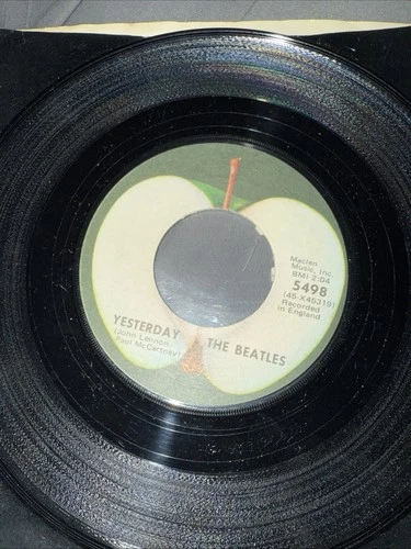 The Beatles Yesterday Act Naturally - Apple Label 45 Record #5498 winchester