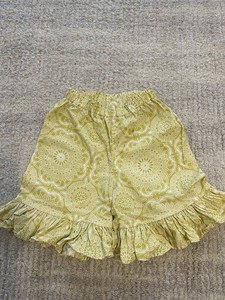 Girls Persnickety Long Ruffle Shorts ..size 6
