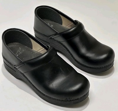Dansko Professional Black Leather Clogs Women s Size 38 EU 7.5-8 Slip Resistant 
