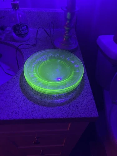 Vintage Uranium Plates Green Depression 8.5" Glass Lot of 4