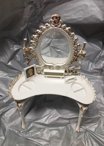 Vintage 1963 Susy Goose Skipper Vanity. Barbie Size Good Condition See Photos