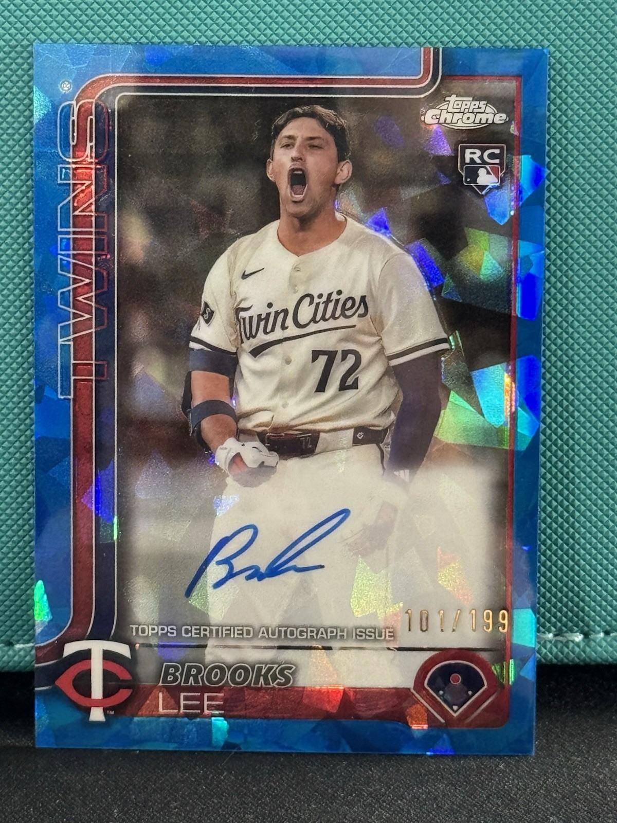 2025 Topps Chrome Sapphire Rookie Autographs Brooks Lee #RA-BL Blue /199 TWINS