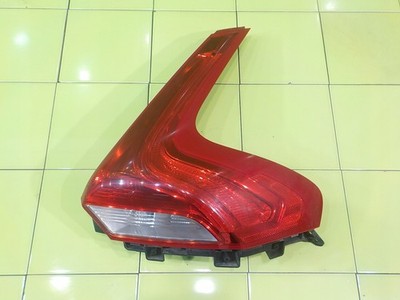VOLVO V40 II 1.6D2 14r 5D rechte Rückleuchte 31395845 / NI 61884