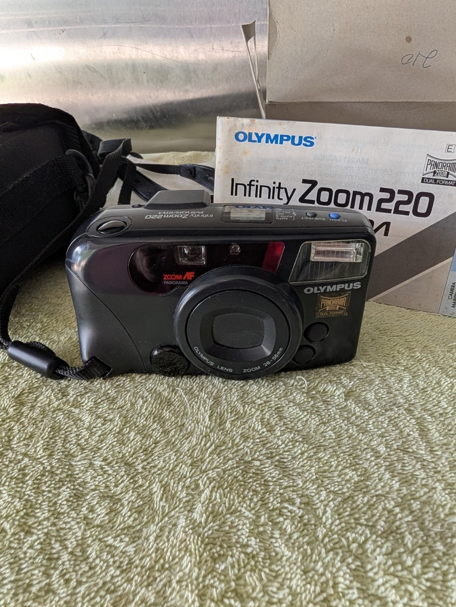 Olympus IZM 220 / Infinity Zoom 220 35mm Film Camera + Case Bag 