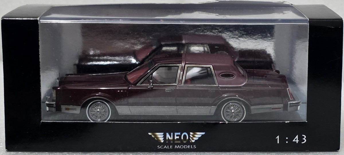 Lincoln Continental Mark VI Sedan 1980 Red 1:43 Neo NEO43541 Resin