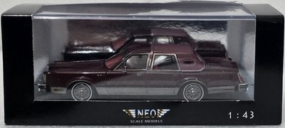Lincoln Continental Mark VI Sedan 1980 Red 1:43 Neo NEO43541 Resin