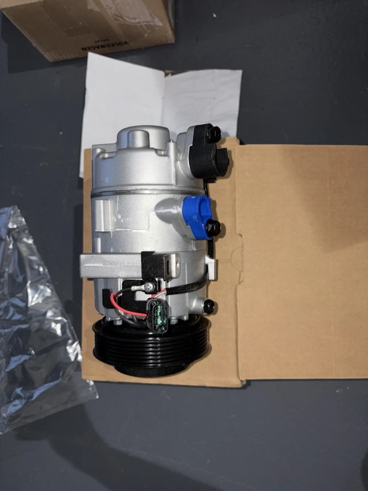 Conjunto de compresor de aire acondicionado Kia Forte 2019-2012 original OEM 97701-M7000 Foto 2 de 4