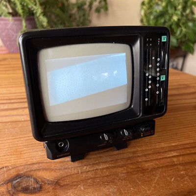 Vtg Portable Amtel 5'' Black And White TV Model TV-0600 120V  AC 60Hz/DC