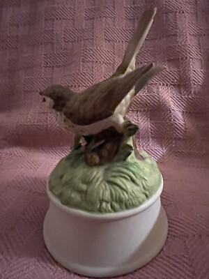 Vintage Gorham Porcelain Bird Figurine Music Box (working/tested), plays Cabaret