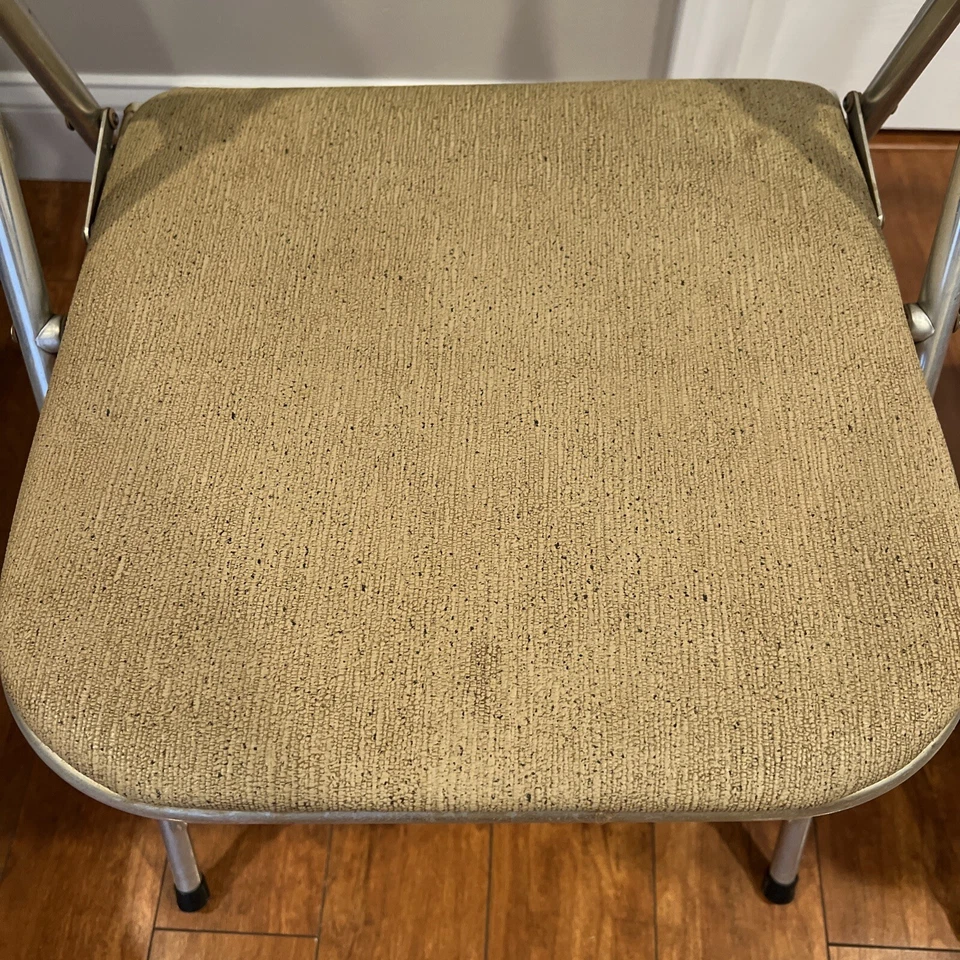 Sillas de comedor plegables modernas de mediados de siglo de aluminio Airlite. Juego de 2. Original Foto 2 de 4