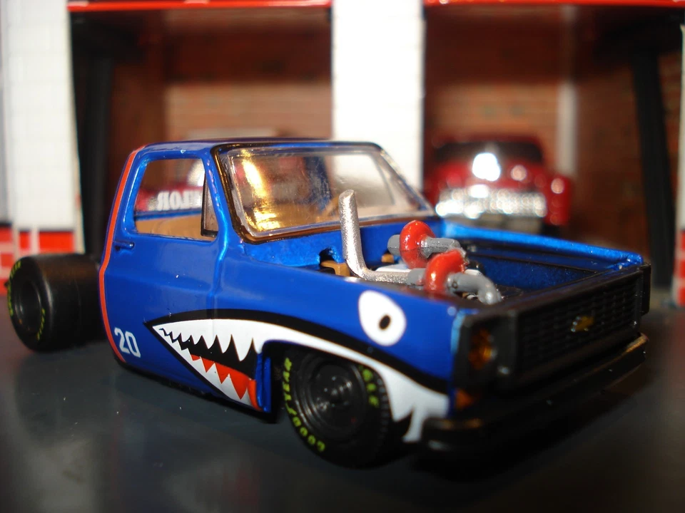 1973 CHEVROLET GENERAL SQUARE BODY TRUCK LIMITED EDITION 1/64 BLACK WHEELS M2 - Image 2 of 4