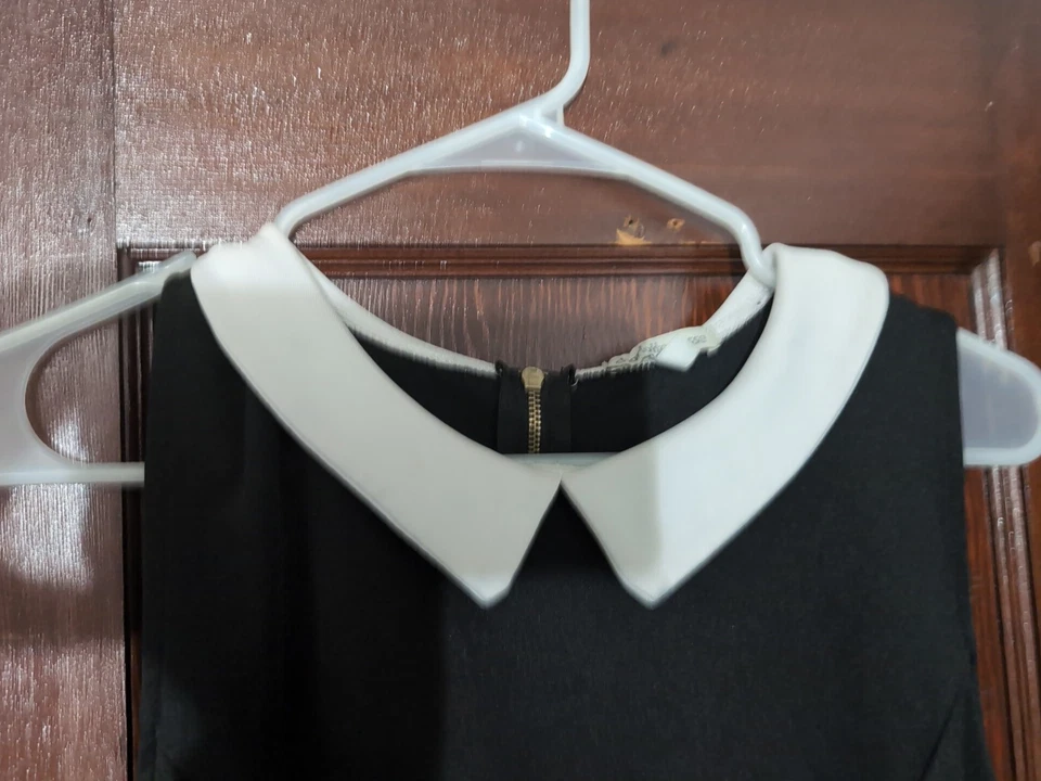 zipper back, sheer middle, comfortable and sexy  - Image 3 of 4