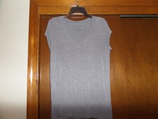 Women's Merona Gray V-Neck Short Sleeve T-shirt Size M