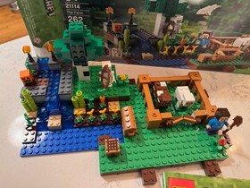 LEGO- MINECRAFT- THE FARM - 21114- 100% COMPLETE W/BOX And Manual