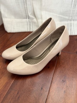 LifeStride Women's Beige Patent Leather Round Toe Comfort Pumps US 8.5 M