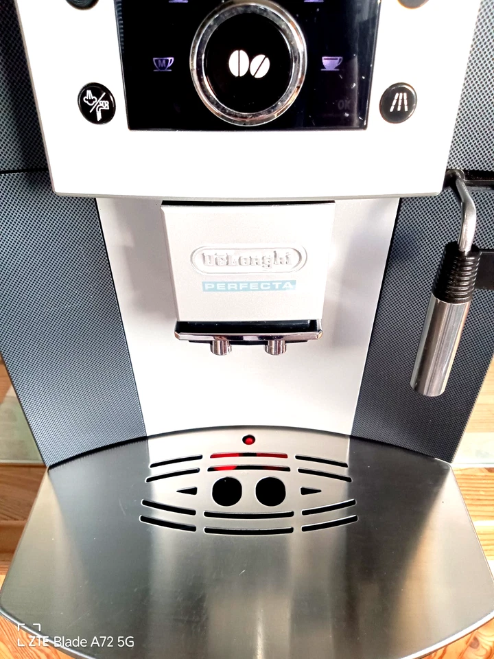 DeLonghi Perfekta ESAM 5400  Titanium RAPID CAPPUCCINO Generalüberholt Gewährlei - Bild 3 von 4
