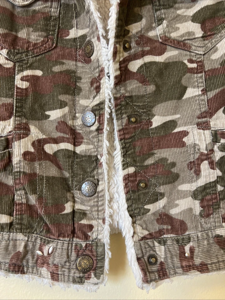 Arizona Camouflage w/Faux Fur Lining Coat Sz10/12 Medium - Image 3 of 4