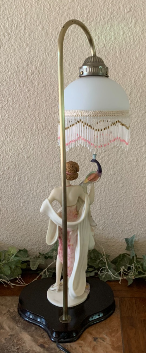 フロストガラス 女性胸像 約20cm ビンテージ The Crosa Collection Table Lamp Lady with Peacock Beaded Shade Art
