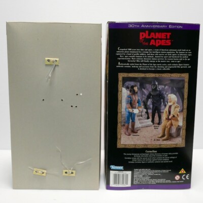 PLANET OF THE APES フィギュア3体セット。 Original Super7 Planet Of The Apes NECA King Kong General