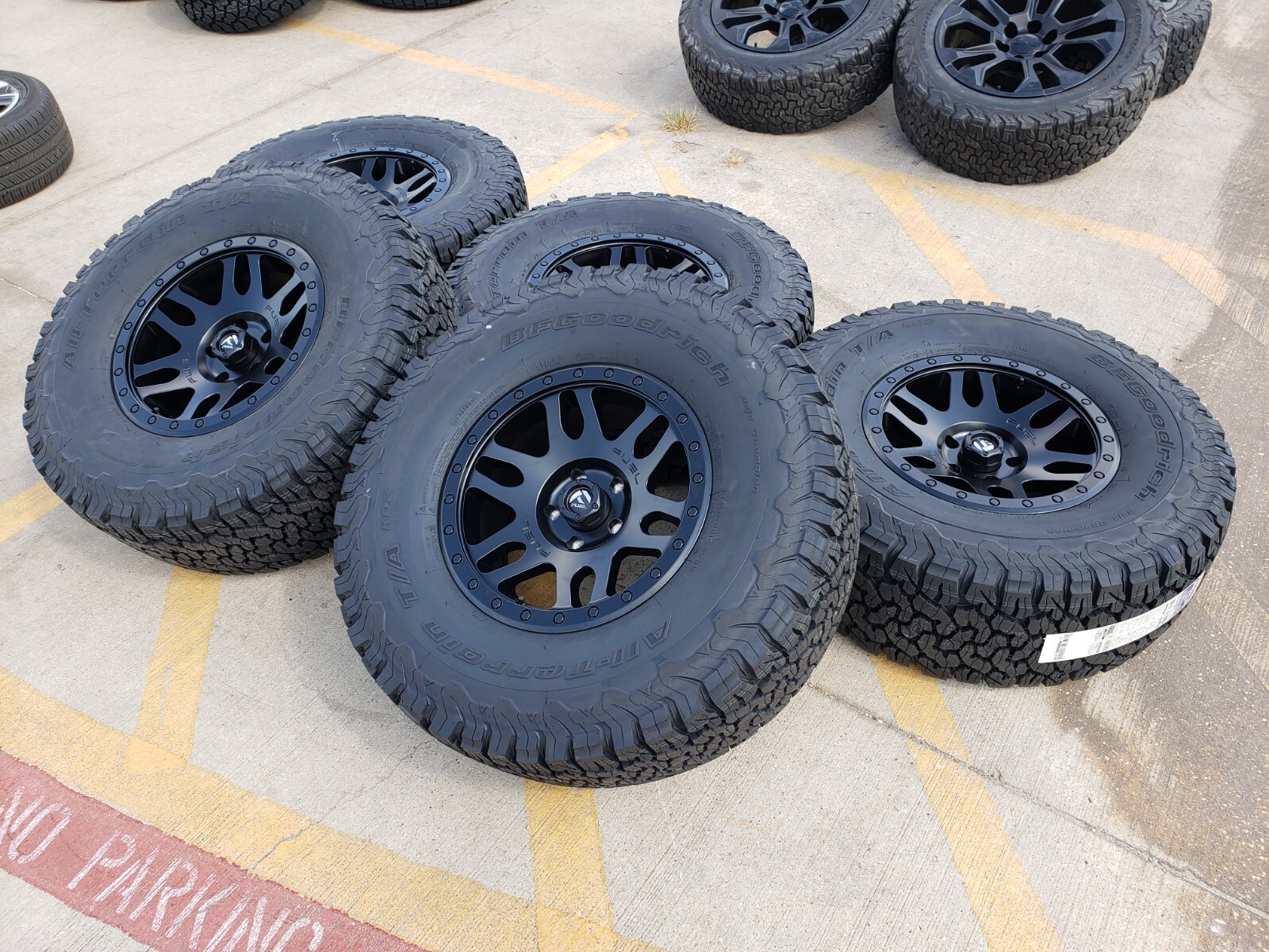 17x8.5 FUEL Recoil Jeep Wrangler 392 Gladiator Rubicon wheels rims BFG 35" NEW eBay