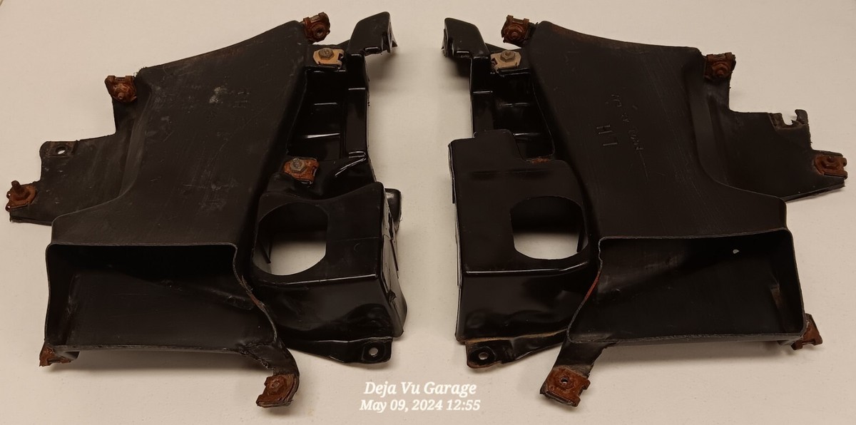 Mazda RX7 88-91 Brake Cooling Air Ducts FC01 43 64X, FC01 43 63X