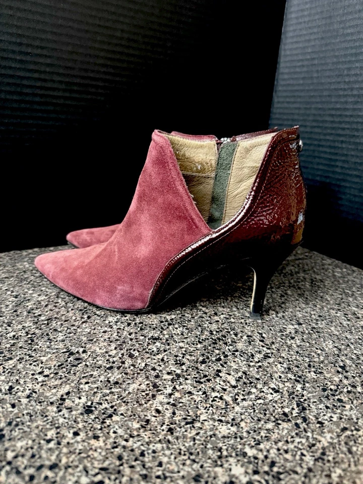 Donald J Pliner Booties Heels Women’s 9M Burgundy Red Suede Patent Leather Ankle - Image 4 of 4