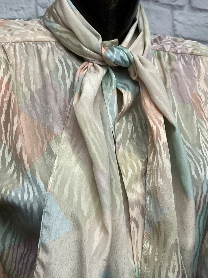 Blusa retro vintage Anne Klein New Aspects años 80 4 hombros acolchados arco iris Foto 2 de 4