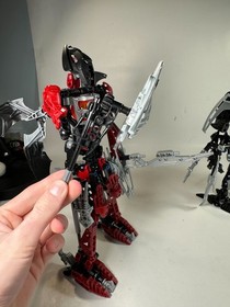 LEGO Bionicle Lot: Makuta Icarax (8953) & Hydraxon (8923) Titan Action Figures