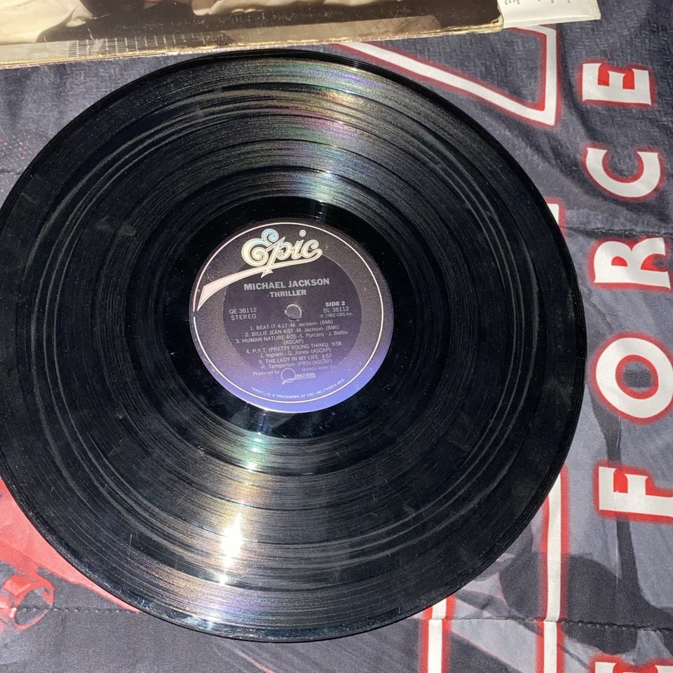 Michael Jackson Thriller Vinyl LP Record 12" Epic, 1982 poor condition - Image 2 of 4