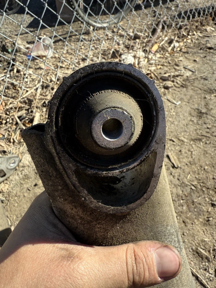 Braço de controle inferior traseiro BMW E39 L+R – OEM – 1997-2003 525i 528i 530i 540i - Imagem 3 de 4