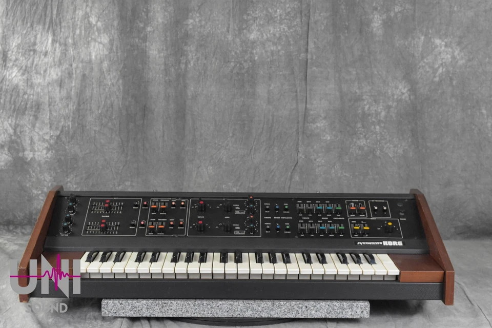 KORG 800DV (Maxi-KORG800DV) Analog Duophonic Synthesizer in sehr gutem Zustand