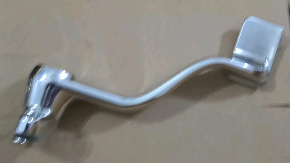 Palanca de pedal de freno trasero Harley-Davidson V-Rod 44738-06 Foto 3 de 4